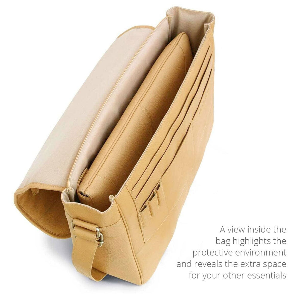 Open view of the MacBook Pro Messenger Bag